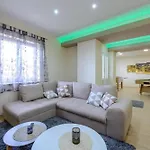 Elegant In With Private Pool
