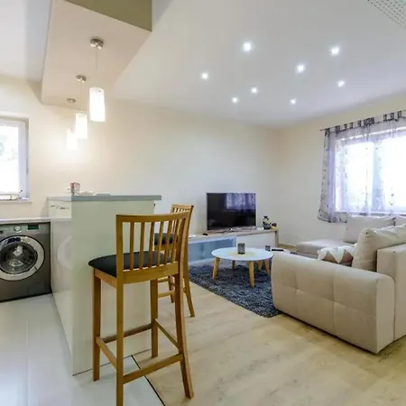 Elegant In With Private Pool * Dubravka