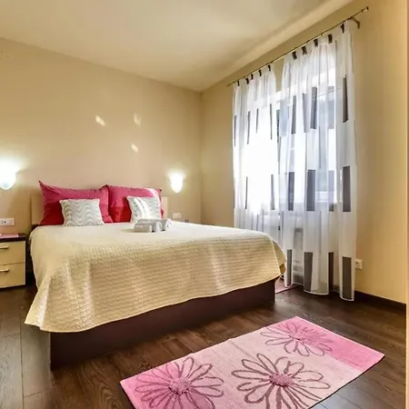 Elegant In With Private Pool Vila Dubravka