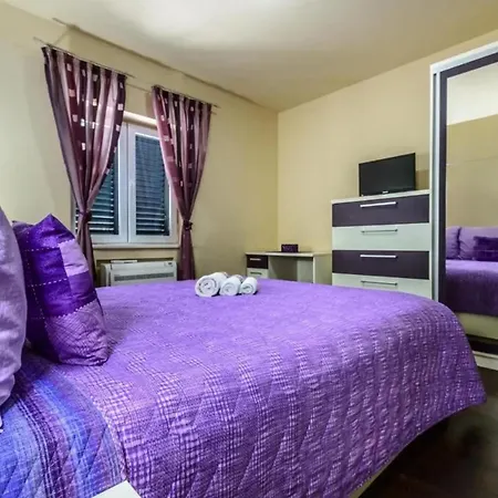Vila Elegant In With Private Pool
