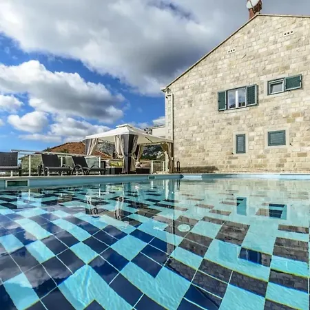 Elegant In With Private Pool * Dubravka