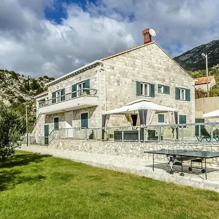 Elegant In With Private Pool Villa