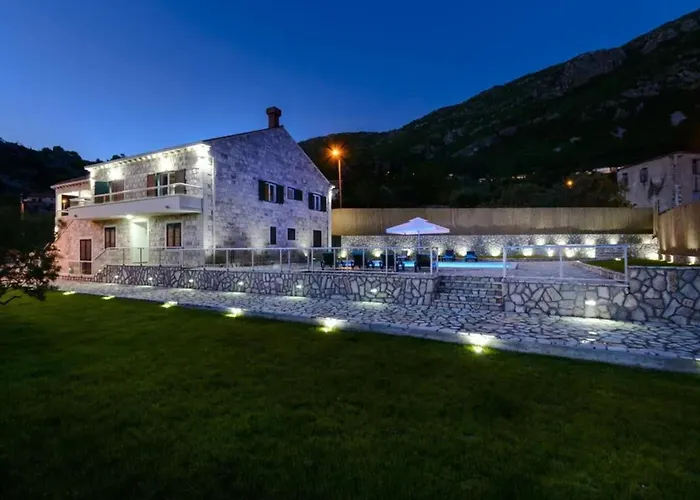 Elegant In With Private Pool *