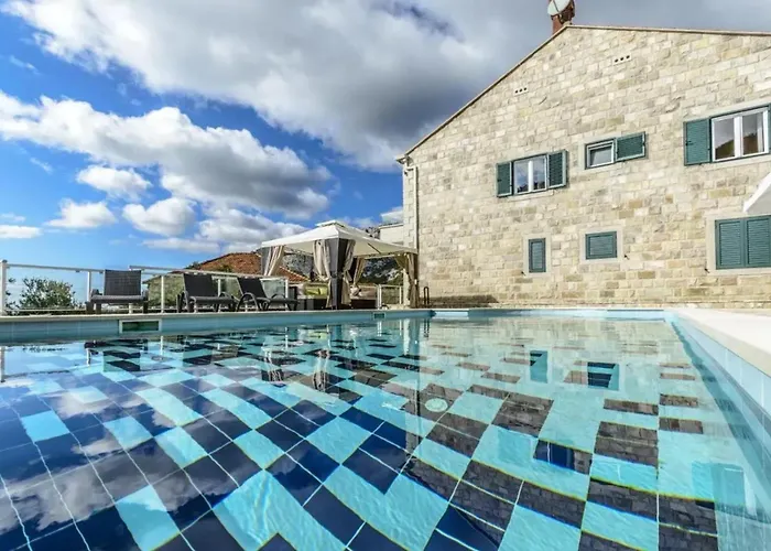 Elegant In With Private Pool * Dubravka