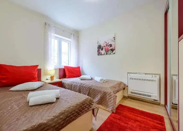 Elegant In With Private Pool Dubravka