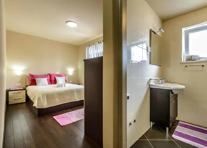 Elegant In With Private Pool Dubravka